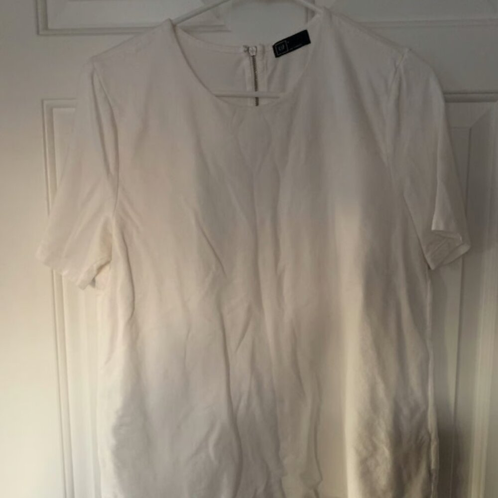 White blouse from Gap with zipper on back